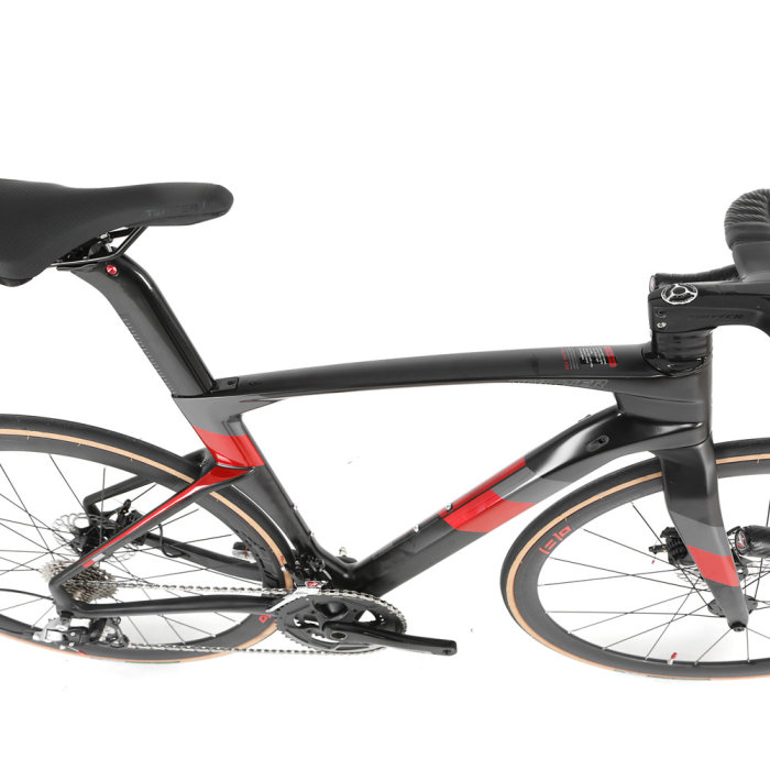 High quality hidden cables thru-axle disc brake cycling carbon fiber road bike bicycle