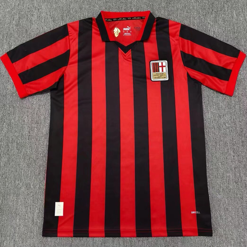 Il Milan celebra 125 anni di storia con una maglia d'epoca: c'è lo