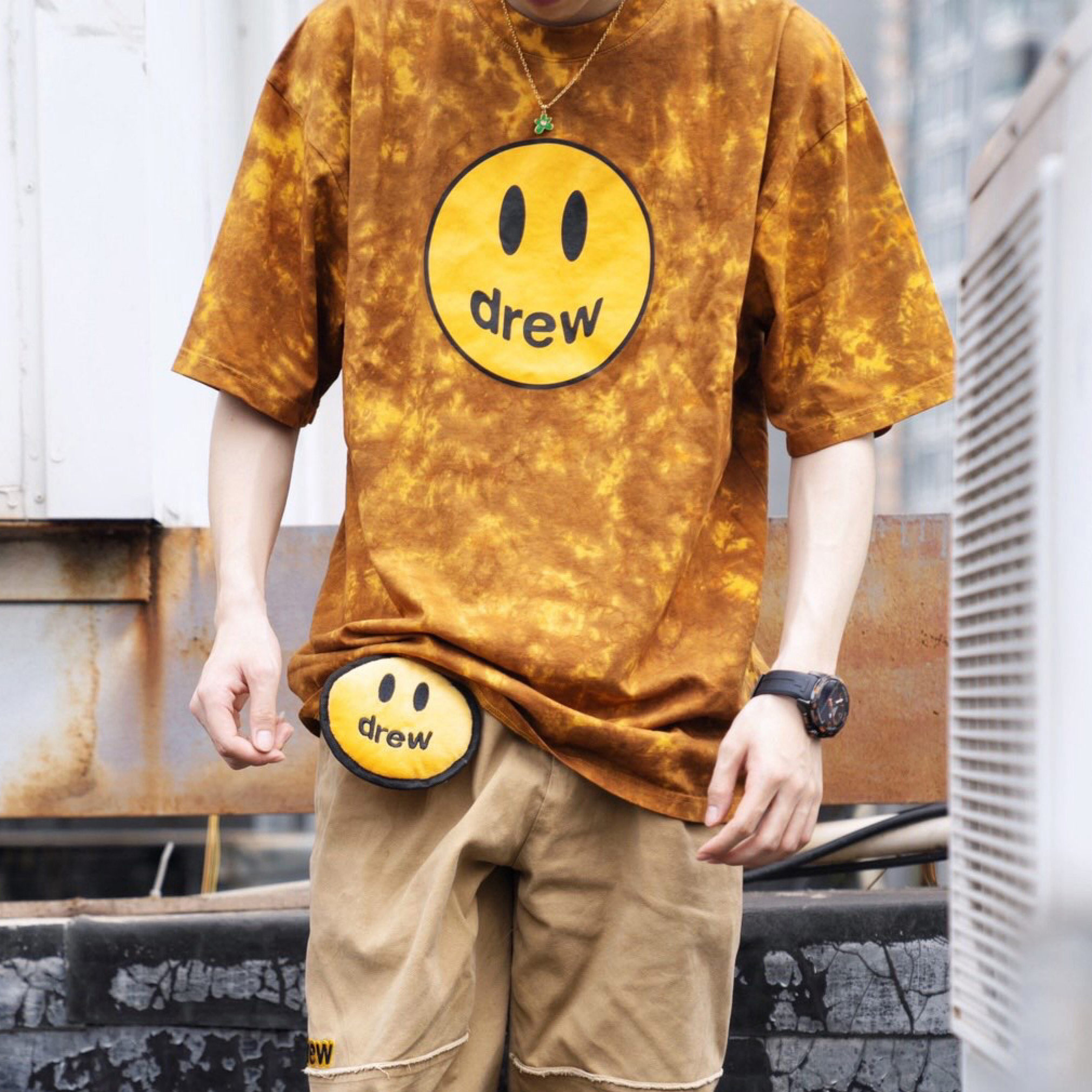 Drew house mascot smiling face tie dyed brown couple high street Drew house mascot smiling face tie dyed brown couple high street