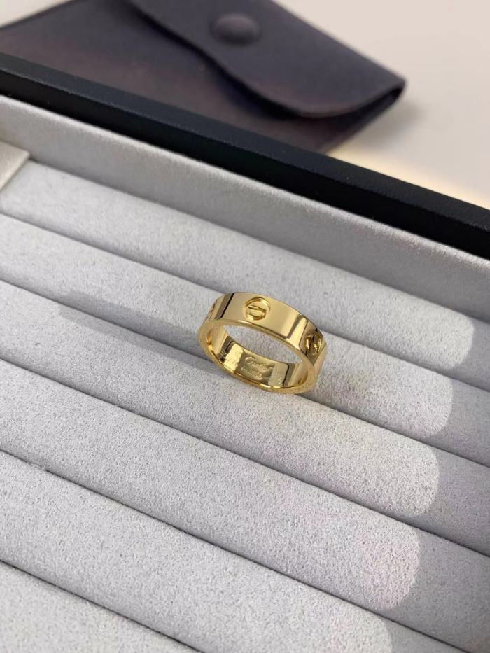5.5mm smooth tricolor V gold ring