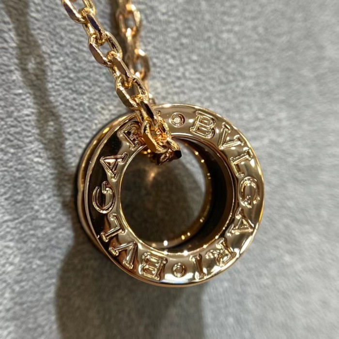 Gold Chain Black Pendant Necklace