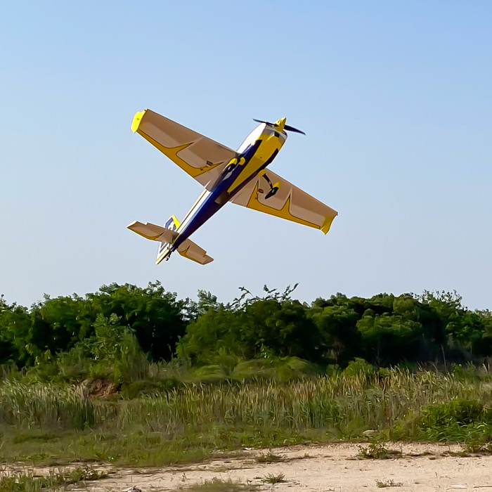 OMPHOBBY 67”  Extra NG  Airplane