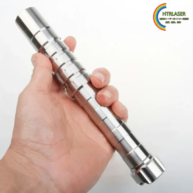 磁気制御で色を変えるRGBハイテクハンドヘルドレーザーポインター 高出力ステンレススチールシェルの長距離カラフルなレーザー懐中電灯 特注品のため納期は約1ヶ月程度となります。 ご注文前にお問い合わせください。