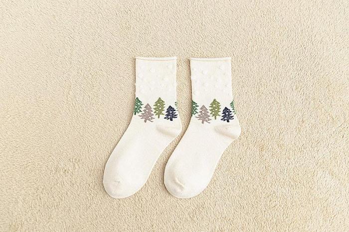 Autumn and winter new roll-side stockings cartoon Christmas tree dot stockings Christmas casual cotton socks.
