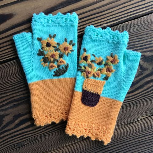 Women's Winter Daisy Hand Embroidered Warm Gloves Wool Knitted Gloves