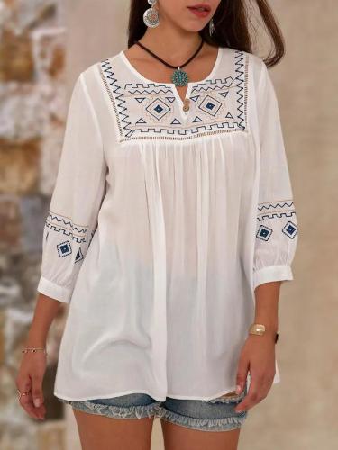 White Crew Neck Ethnic Shift Embroidery Top