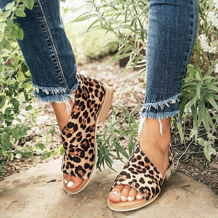 Women's Summer Fashion Pu Low Heel Date Sandals