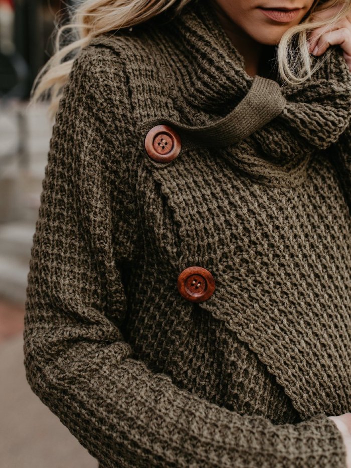 Solid Buttoned Casual Sweater