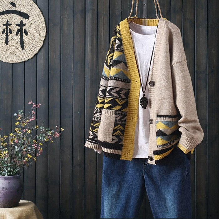 Autumn and Winter Matching Large Pockets Long Sleeve Buttoned Knit Cardigan Women Loose Literary V-neck Sweater