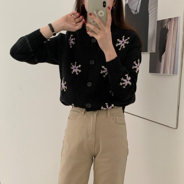 Vintage Fashion Embroidered Ladies O-Neck Long Sleeve Sweater