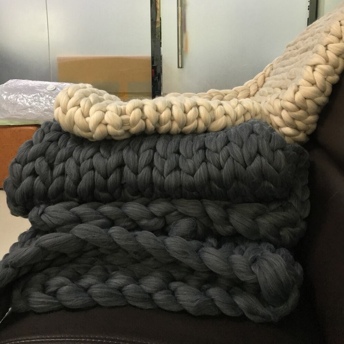 Fashion Hand Chunky Knitted Blanket Thick Yarn Wool-like Knitted Blankets