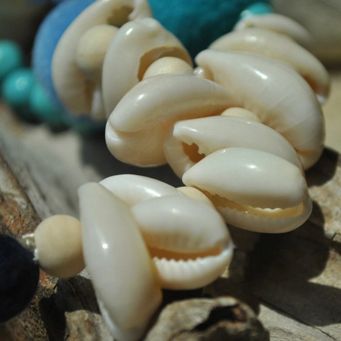 Ethnic Bohemian Handmade Summer Beach Wood Beaded Shell Necklace Vintage