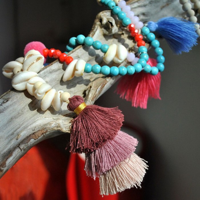 Ethnic Bohemian Handmade Summer Beach Wood Beaded Shell Necklace Vintage
