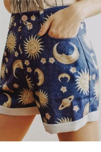 2021 Indie Print Shorts Women Fashion Starry Sky Pattern Mid Waist Shorts 2021 Summer New High Street Button Fly Straight Shorts