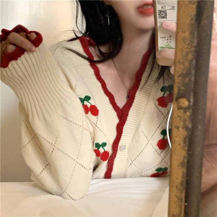 Women Sweet Embroidery Loose Oversize Knitwear