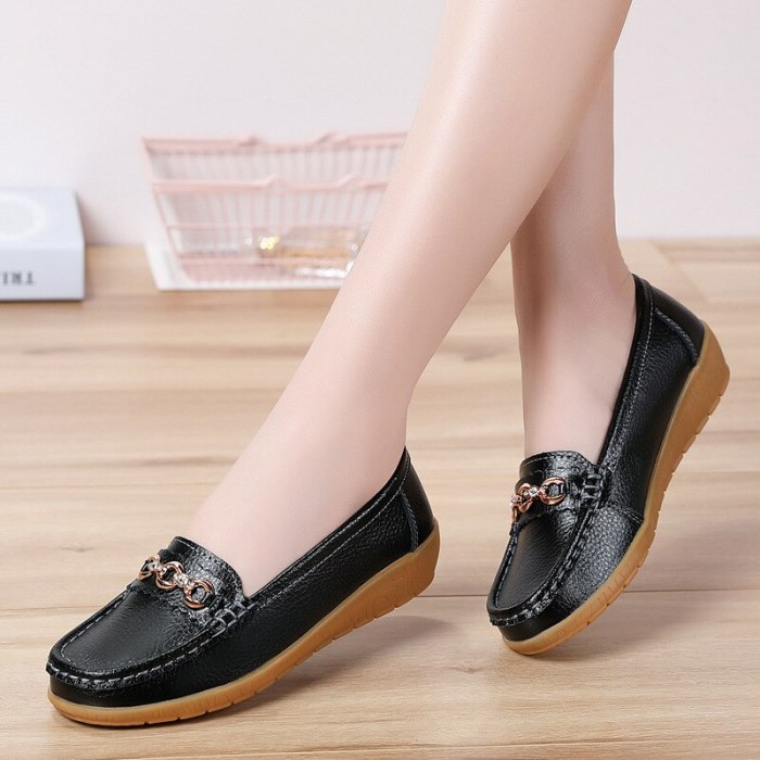 Flat Shoes Women Slip On Shoes For Women Genuine Leather Loafers Women Flats Ladies Shoes Mocassin Plus Size 44 Sapato Feminino