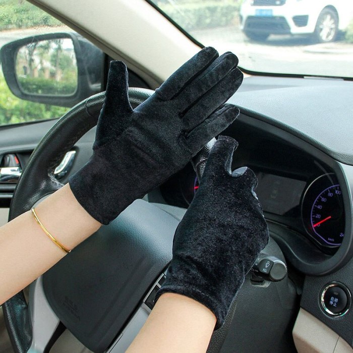 1Pair Fashion Elegant Velvet Gloves Winter Women Warm Soft Thermal Full Finger Gloves Female Touch Screen Mittens Driving Gloves