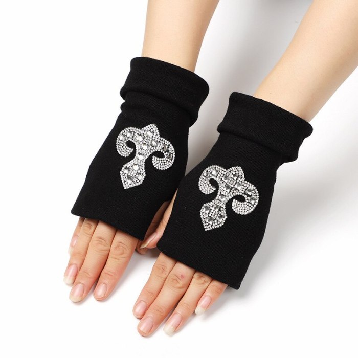 Men and women in autumn and winter double thick warm half gloves, writing game gloves
