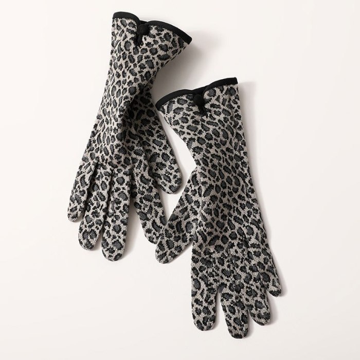 Women Autumn Winter Warm Touch Screen Thin Section Not Bloated Outdoor Cycling Drive Fashion Personality Leopard Elegant Gloves