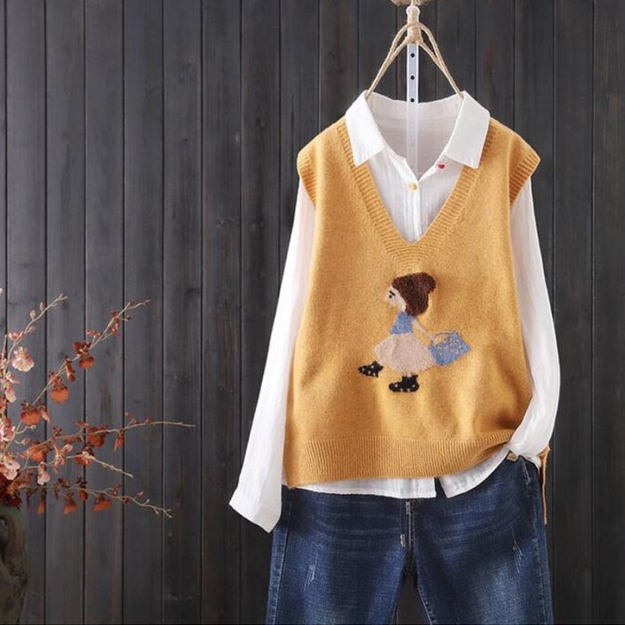 Female Cartoon Embroidery Pattern Loose V-neck Knitted Sweater Vest
