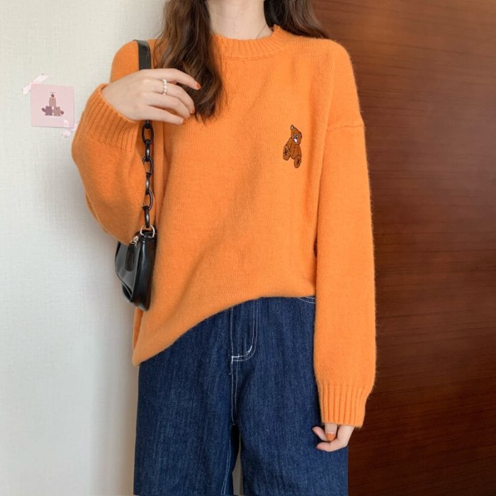 Loose And Lovely Bear Embroidery Pullover Thickened Sweater