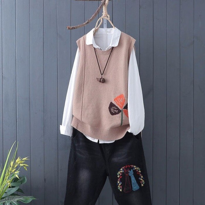 Female Embroidery Knitted Sweater Vest