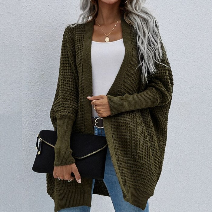 Fashion Bating Sleeve Casual Knitted Cardigan