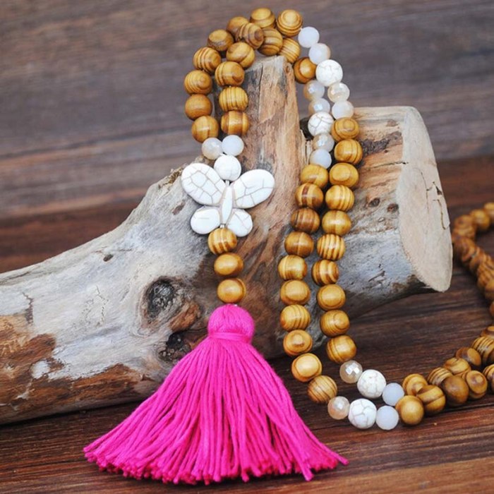 Ethnic Style Handmade Wooden Strand Bead Necklace Star Butterfly Bohemian Tassels Sweater Chain Women Long Vintage Necklace Gift