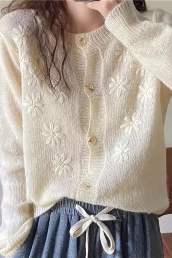 Autumn New Design Loose Chic Embroidered Knitwear