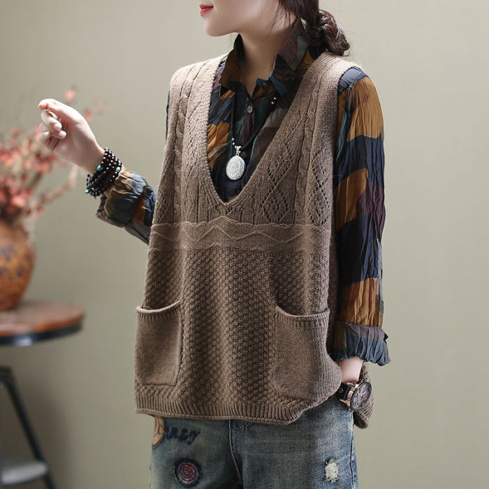 Female V-neck Pocket Decorative Striped Knitted Sweater Vest