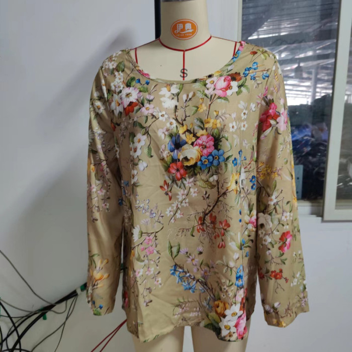 Elegant Flower Embroidery Cotton Linen Casual O-neck Short Sleeve Blouse