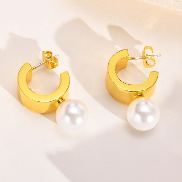 Wholesale Copper C-shaped Earrings with Pearl