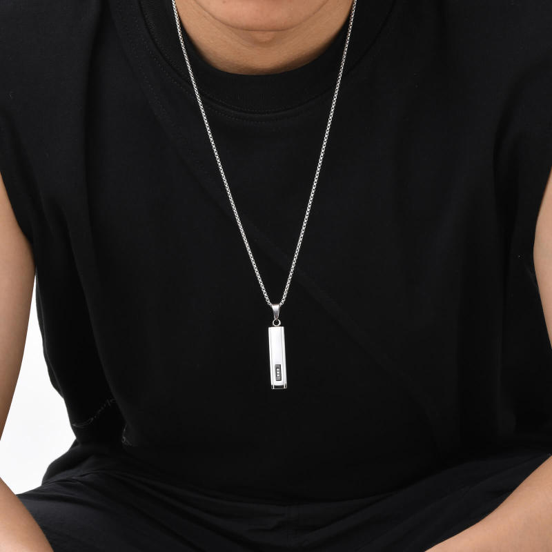 Wholesale Stainless Steel Vertical Zircon Pendant