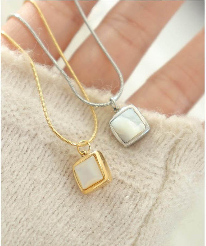 Wholesle Stainless Steel White Seashell Pendant