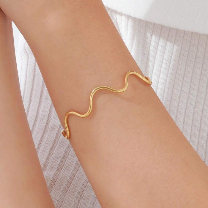 Wholesale Stainless Steel Wave Wire Necklace