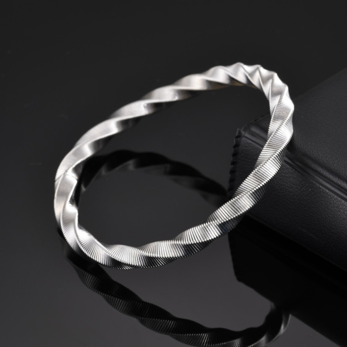 Wholesale Stainless Steel Möbius Spring Bracelet
