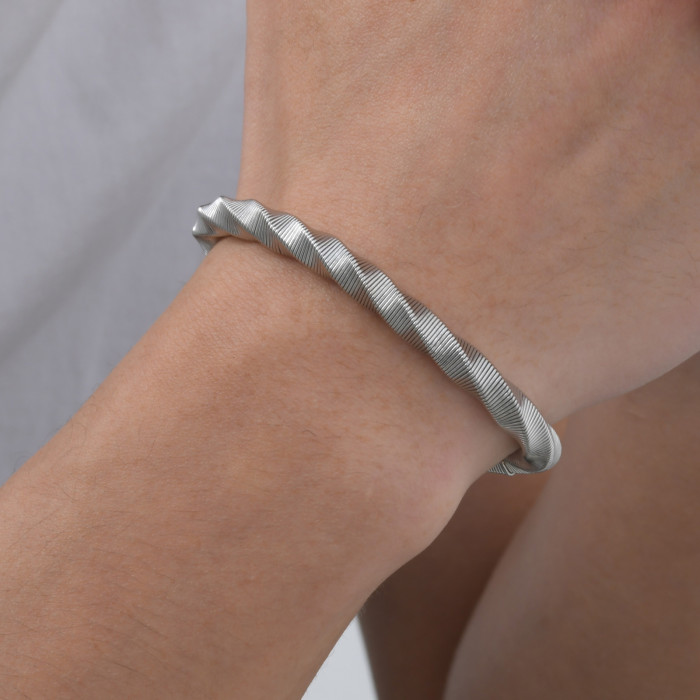 Wholesale Stainless Steel Möbius Spring Bracelet