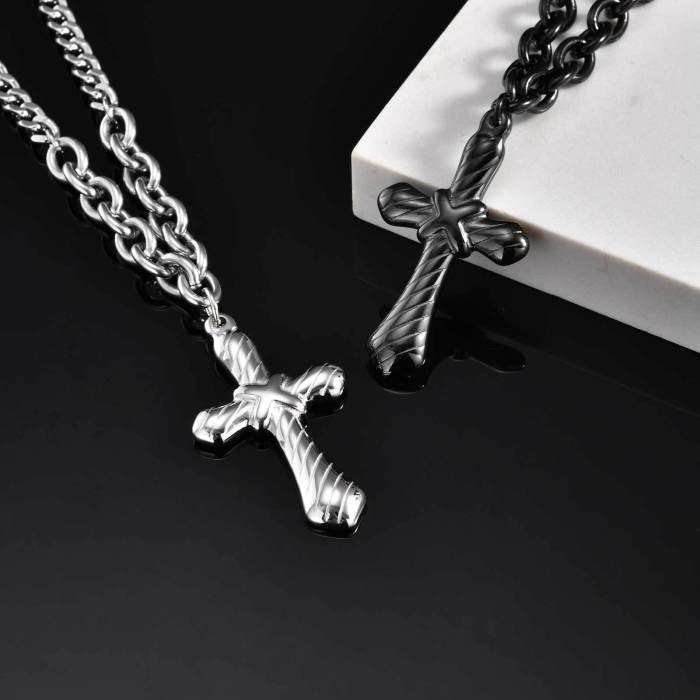 Wholesale Stainless Steel Classic Cross Pendant