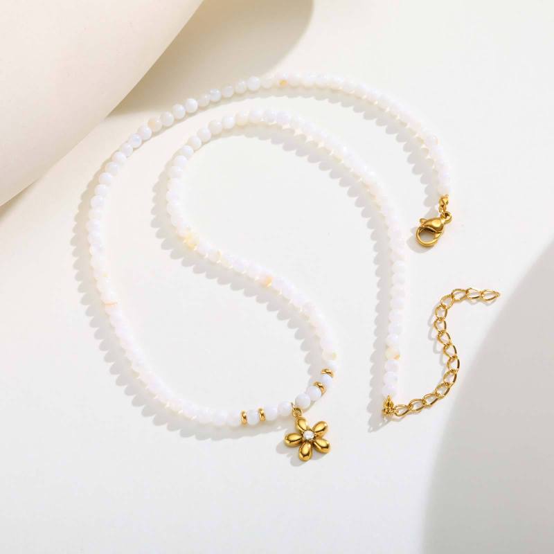 Wholesale Imitation Pearl Necklace with Flowers