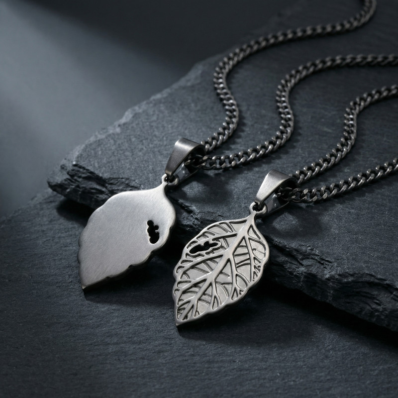 Wholesale Stainless Steel Vintage Leaf Pendant