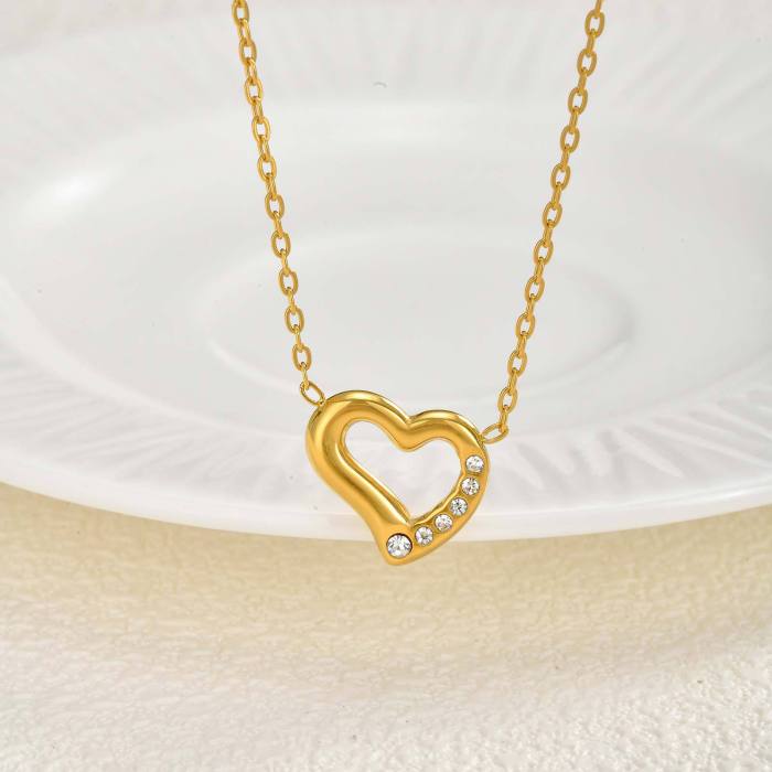 Romantic Gold Heart Charm Necklace for Jewelry Wholesale Vendors