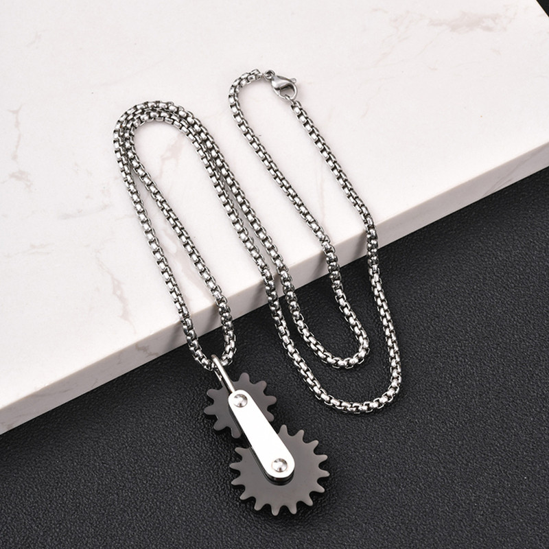 Wholesale Stainless Steel Kinetic Gear Necklaces