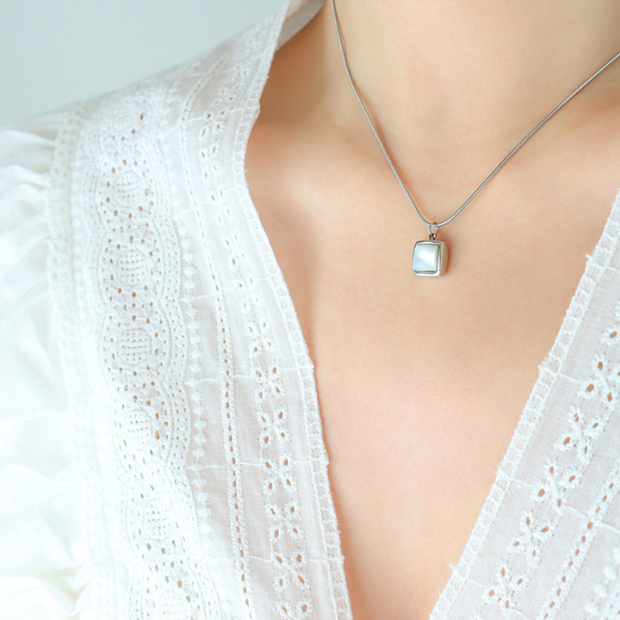 Wholesle Stainless Steel White Seashell Pendant