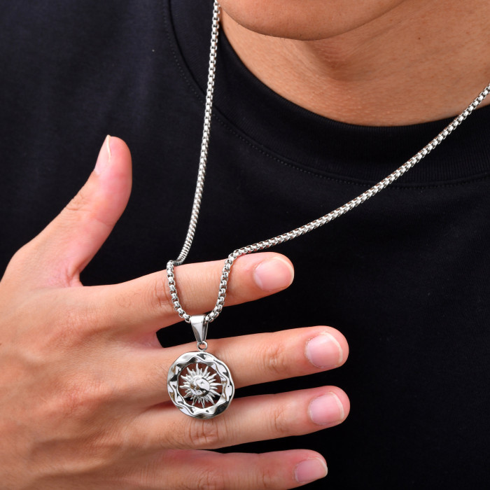 Wholesale Stainless Steel Sun and Moon Round Pendant