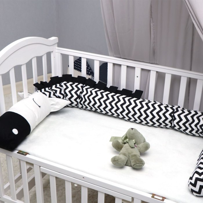 Creative Crocodile Plush Pillows Crib Bumper Pads Baby Crib Liner Cartoon Animal Pillows