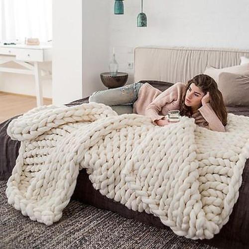 Hand Chunky Knitted Blanket Thick Yarn Wool-like Polyester Bulky Knitted Blankets