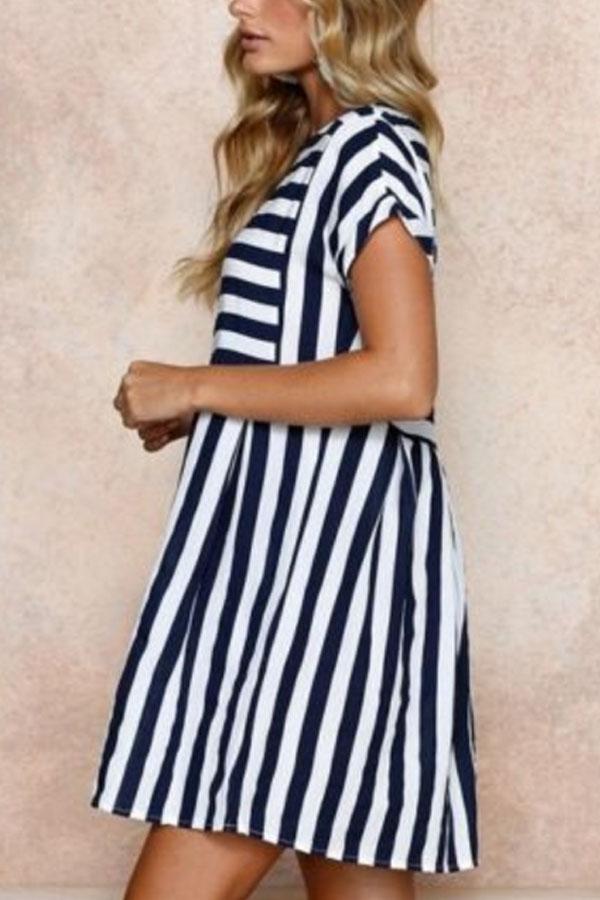 Round Neck  Backless  Striped  Short Sleeve Casual Dresses