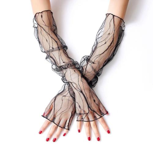 Fashion Romantic Ladies Lace Sleeves Gloves White Wrist Length Fish Net Sunscreen Sleeve Short Gloves Women Accessories