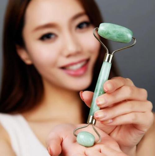 Jade Roller - Skincare Device