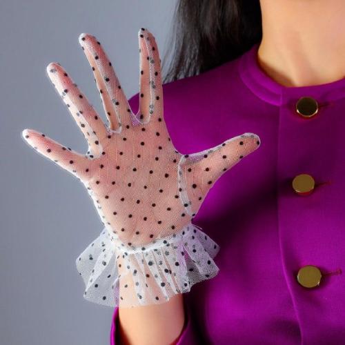 Black Lace Short Gloves Ruffle Trim Tulle Mesh Semi Sheer Tech White Contrast Polka Dot braut handschuhe Sexy Evening Gloves